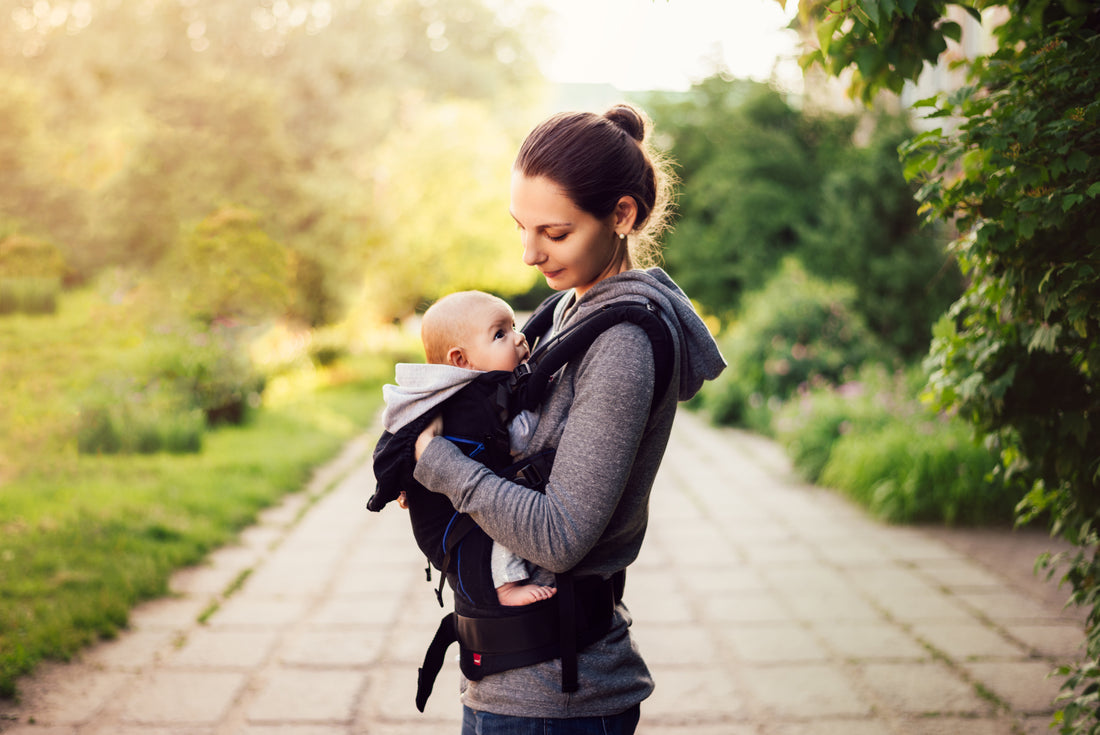 Benefits of Breastfeeding While Babywearing
