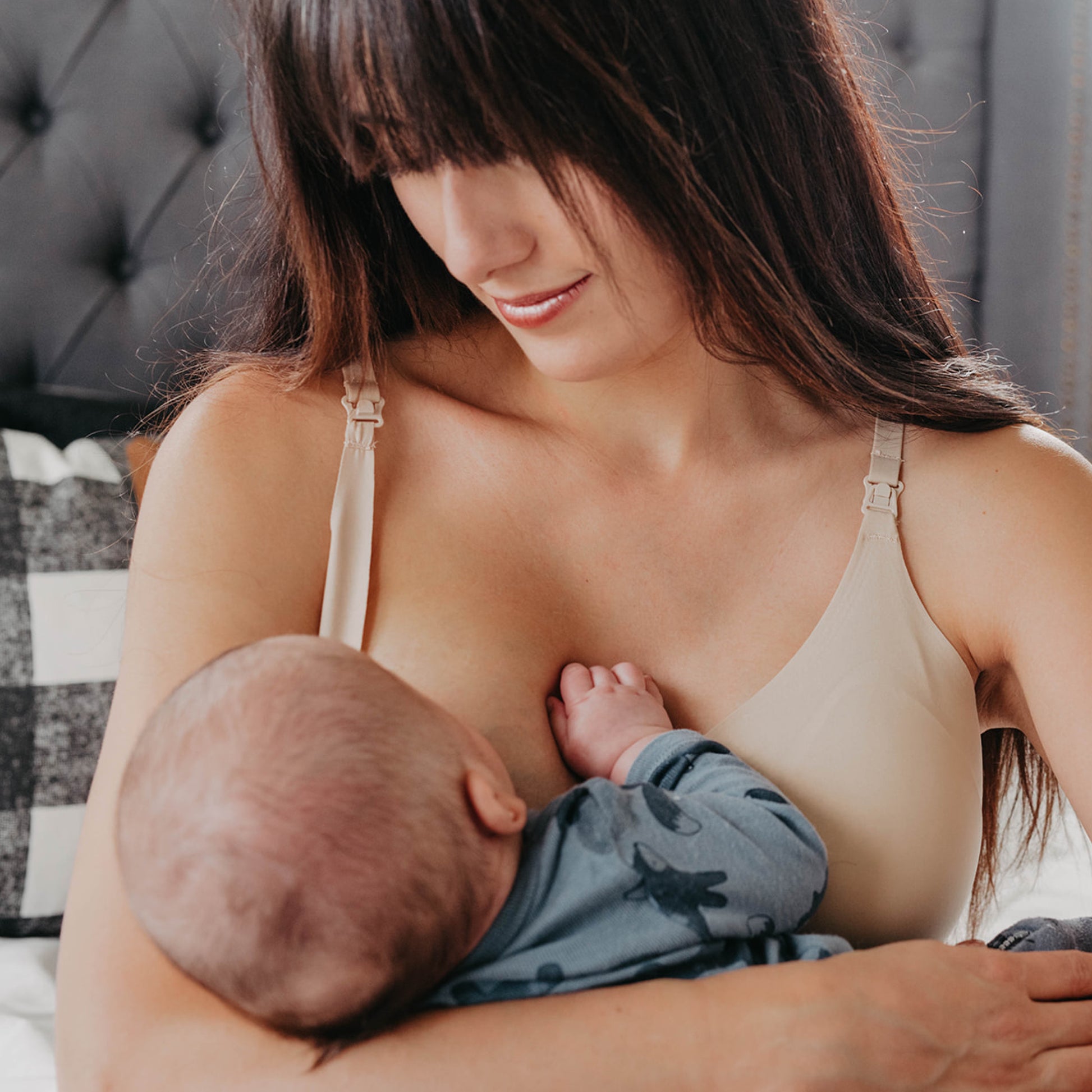 14 Best Nursing Bras for Breastfeeding & Pumping Moms